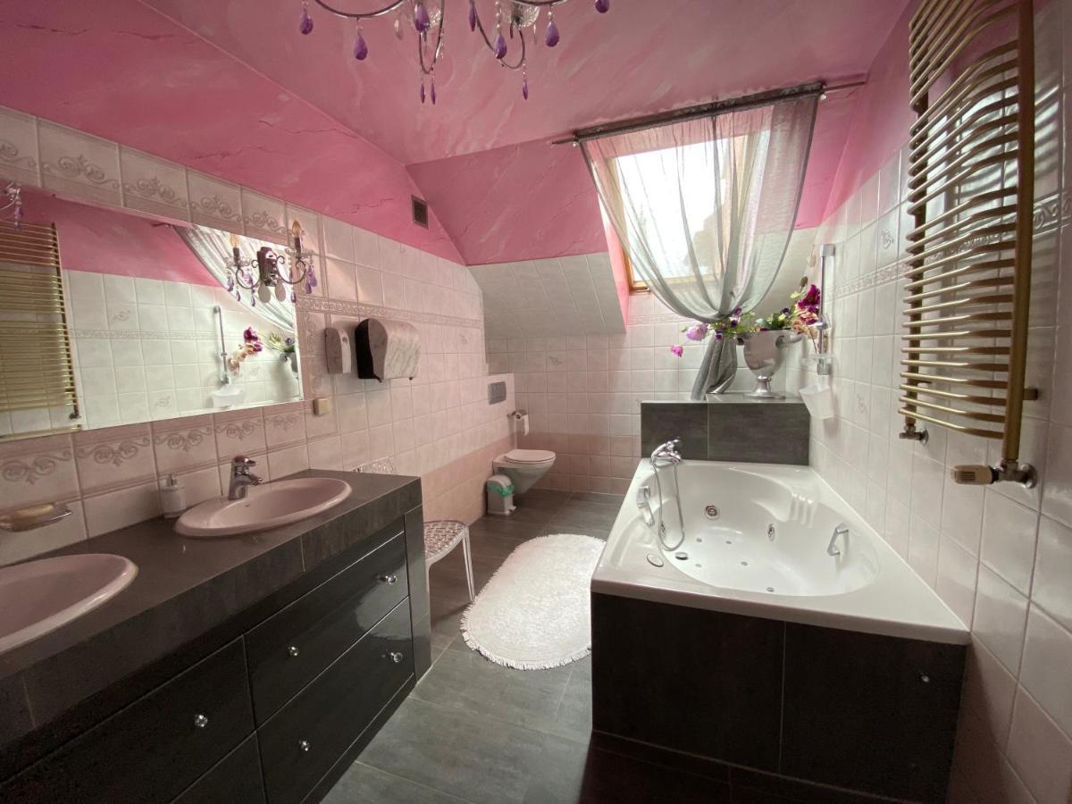 Hostel-Art Kielce Eksteriør billede