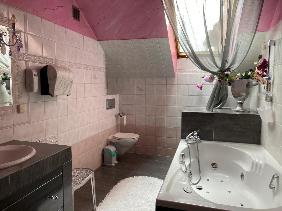 Hostel-Art Kielce Eksteriør billede